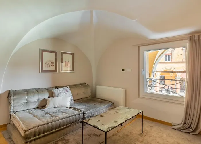 Santo Stefano Elegant Apartment By Wonderful Italy